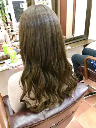 ロング 大澤 唯のヘアスタイル
