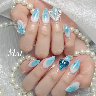 ネイル 🦋 Queenieのネイルデザイン