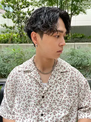 ショート カラー パーマ ヘアアレンジ メンズ 亀井隆汰/メンズ専門 パーマ/フェード可のヘアスタイル