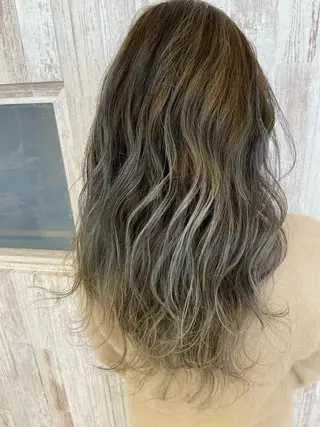 ロング カラー Oopsレイヤー 加藤澄都のヘアスタイル