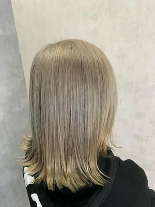 ミディアム カラー LUXBE LUCEのヘアスタイル