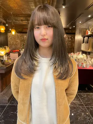 セミロング カラー くびれレイヤー/艶 カラー　MADOKAのヘアスタイル