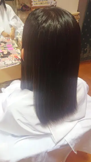 ミディアム カラー 山口 彩海のヘアスタイル