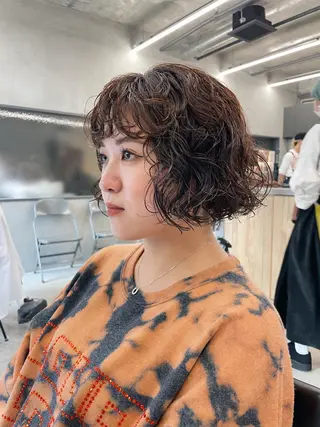 ミディアム パーマ 佐伯 和佳のヘアスタイル
