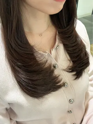 セミロング 横山 麻衣子のヘアスタイル