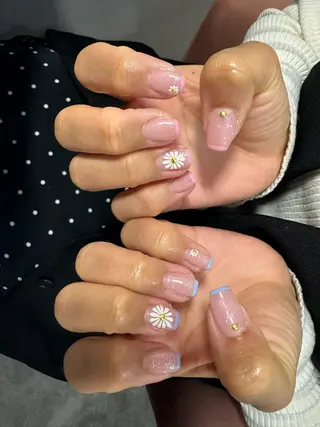ネイル LAVISH 大和店 emi・:*+のネイルデザイン