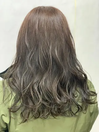 ロング 袴田 伊代のヘアスタイル