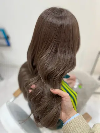 ロング カラー Zina aimiのヘアスタイル