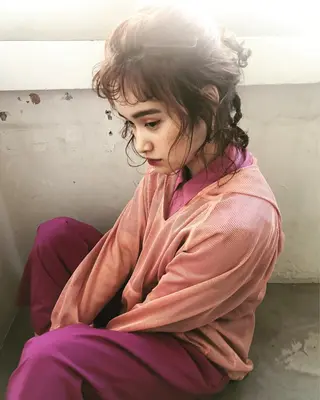 ヘアアレンジ 💓パーマ，💗 レイヤーカットのヘアスタイル