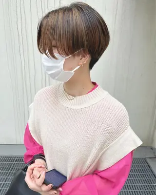 ショート カラー ハイトーン/ショート 村上淳乃🐥のヘアスタイル