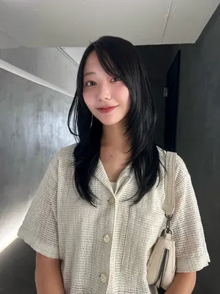 セミロング Akari🧬レイヤ ー/ハイトーン/天神のヘアスタイル