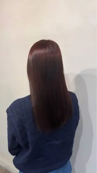 カラー もも ボブ/艶カラーのヘアスタイル