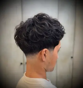 ショート パーマ メンズ 坂本 虹昂のヘアスタイル