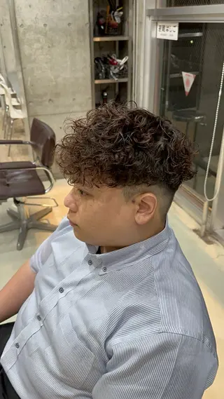 パーマ メンズ fifth原宿 宮部蓮のヘアスタイル