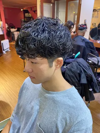 ショート パーマ メンズ メンズ特化 岸本 阪急六甲サロンドロイのヘアスタイル