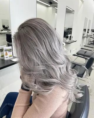 セミロング 佐藤 まいらのヘアスタイル