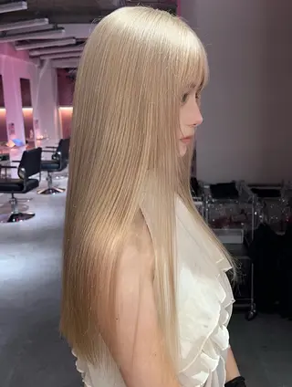 ロング sara/名古屋 /ハイトーンのヘアスタイル