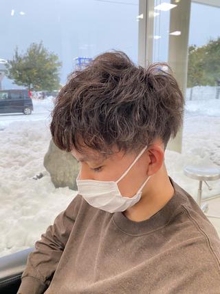 ショート パーマ メンズ 横地 凌のヘアスタイル