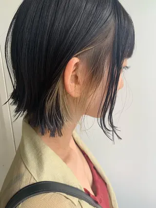 カラー 💜ショート💜 ウルフ、ボブ二色亜美のヘアスタイル
