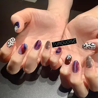 ネイル 個性派ネイルサロン 💅🏼ターコイズのネイルデザイン
