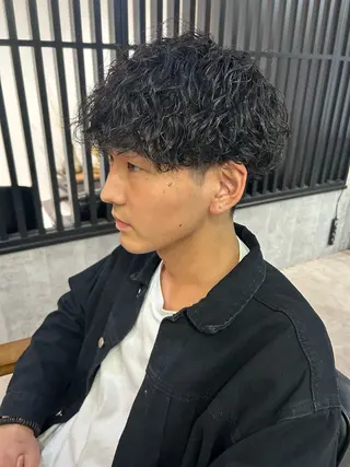 ショート パーマ メンズ 勝毛 広貴のヘアスタイル