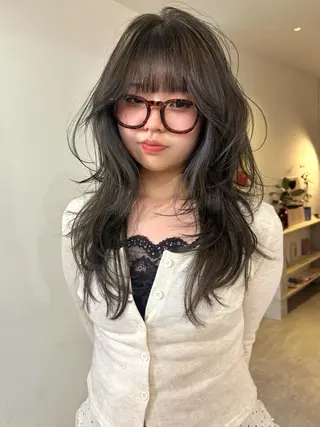 ロング カラー mizuki/ピンク ベージュ.レイヤーのヘアスタイル