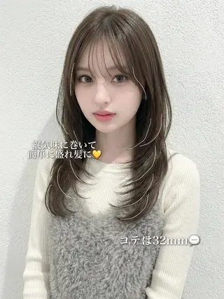 セミロング カラー 韓国レイヤー⋆౨ৎﾟ 透カラー🩶／ユウキのヘアスタイル