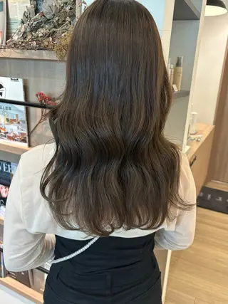 セミロング モテ髪🫧赤み消し カラー表参道きょうこのヘアスタイル