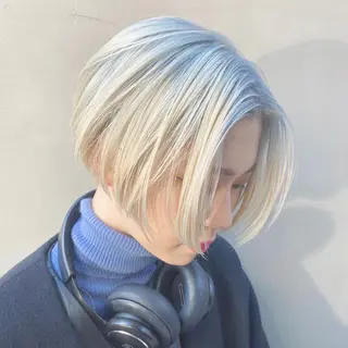 ショート カラー センターパート/ レイヤー/ayuのヘアスタイル