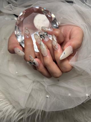 ネイル 🌈 Laule'aのネイルデザイン