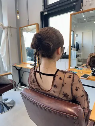セミロング 松坂 真衣のヘアスタイル
