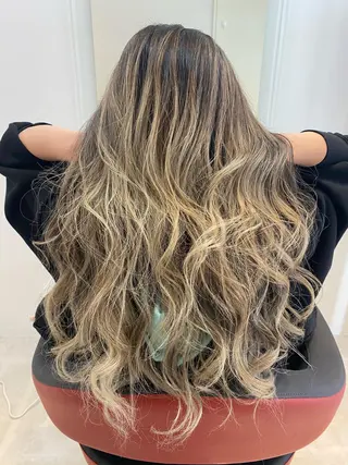 ロング カラー ⭐️エクステ指名 No.1⭐️高頭のヘアスタイル