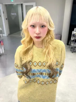 セミロング カラー RIHO🎀栄 ハイトーン×顔周りのヘアスタイル