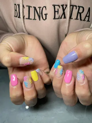 ネイル LAVISH 大和店 🤱子連れ大歓迎のネイルデザイン