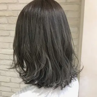 ミディアム カラー 大平 美沙のヘアスタイル