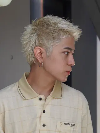 ショート カラー 山口 ヒロトのヘアスタイル