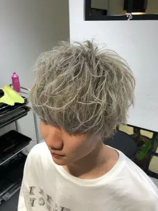 ショート カラー メンズ センターパート/毛 流れ/パーマ特化のヘアスタイル