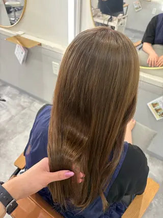 ロング コトミ 梅田茶屋町 透明感カラーのヘアスタイル