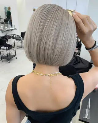 カラー BLEACHi /noeのヘアスタイル