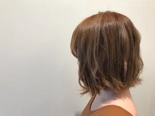 ショート 磯貝 美徳のヘアスタイル
