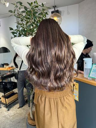 ロング 岸川 恭子のヘアスタイル
