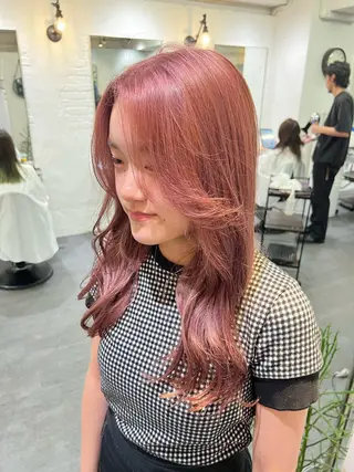 ロング 赤み無し柔らかカラー 【梅田】madokaのヘアスタイル