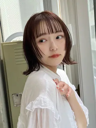 ミディアム イツク ⚡️ ルーツ/ハイトーンのヘアスタイル