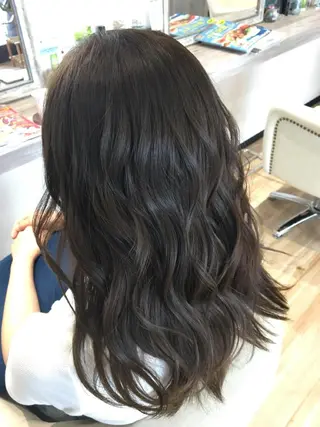 ロング カラー Atelier 大内のヘアスタイル