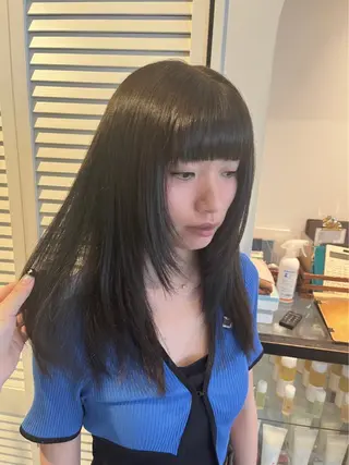 セミロング カラー sora /ブリーチ /レイヤーカットのヘアスタイル