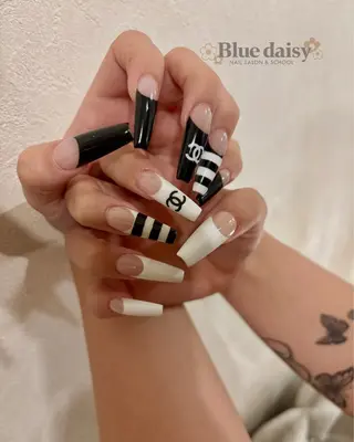 ネイル Blue daisy 栄本店のネイルデザイン