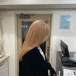 セミロング ミルクティーベージュ /三村克彦のヘアスタイル