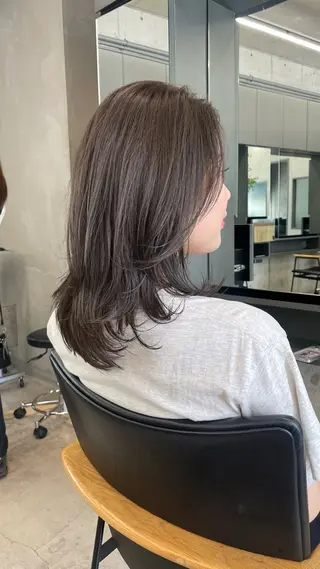 ミディアム 佐伯 和佳のヘアスタイル