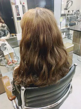 ロング カラー ヘアアレンジ 栗林 実莉のネイルデザイン