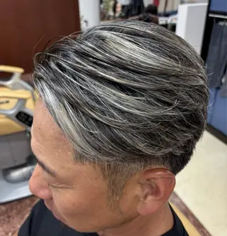 カラー 西村 ますみのヘアスタイル